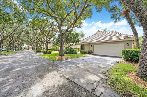 9800 NW 18th Pl, Plantation, FL 33322