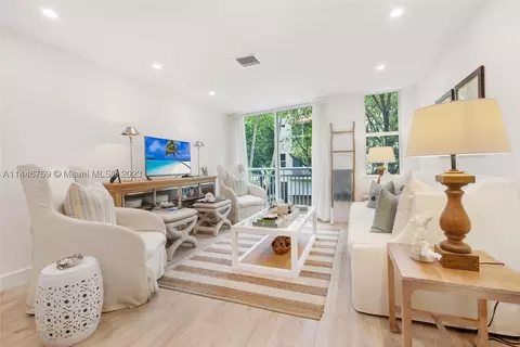 325 N Meridian Ave #2, Miami Beach, FL 33139