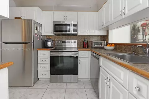 3199 Foxcroft Rd #103, Miramar, FL 33025