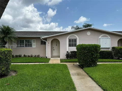 2700 Dudley Dr E #I, West Palm Beach, FL 33415