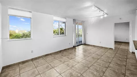 7800 Collins Ave #401, Miami Beach, FL 33141
