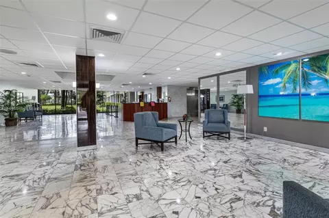 4400 Hillcrest Dr #903B, Hollywood, FL 33021