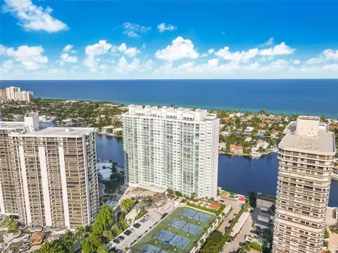 20201 E Country Club Dr #308, Aventura, FL 33180