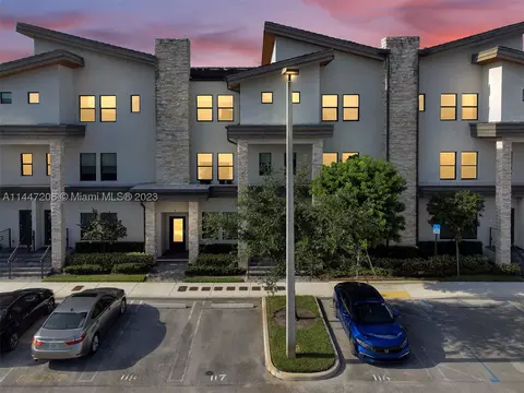 10473 NW 82nd St #8, Doral, FL 33178