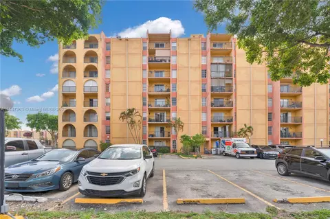 4717 NW 7th St #302-10, Miami, FL 33126
