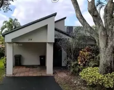 314 Fairway Cir #69, Weston, FL 33326