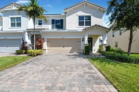 4111 Large Leaf Ln, Hollywood, FL 33021