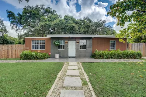 111 Miami Gardens Rd, West Park, FL 33023
