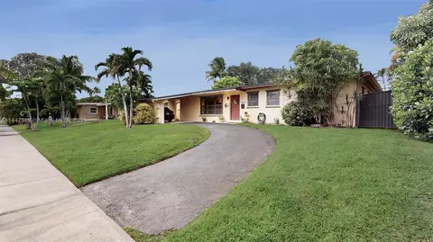 9815 SW 77th St, Miami, FL 33173