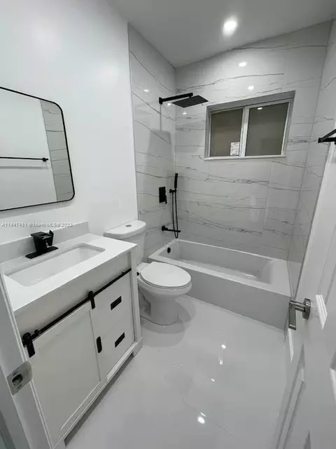 1071 NW 26 St, Miami, FL 33127 photo 13