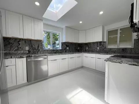 1071 NW 26 St, Miami, FL 33127 photo 6