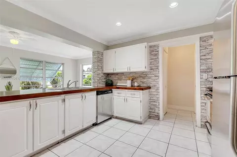 6820 NW 14th St, Margate, FL 33063 photo 13