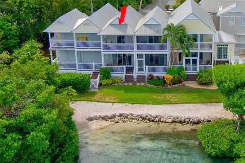 5002 Sunset Village Dr, Duck Key, FL 33050