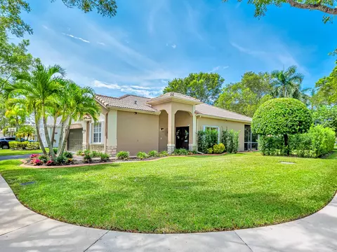 4035 Palm Pl, Weston, FL 33331