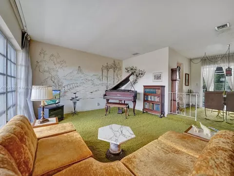 5525 Jackson St, Hollywood, FL 33021 photo 5