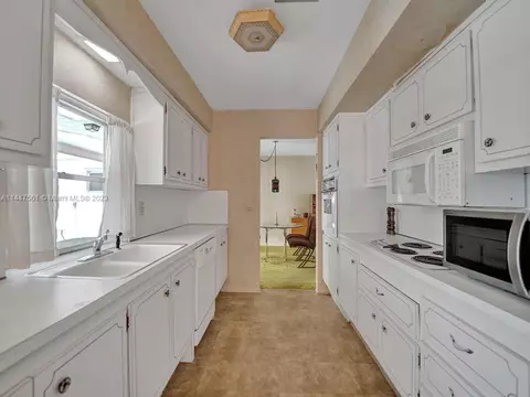 5525 Jackson St, Hollywood, FL 33021 photo 4