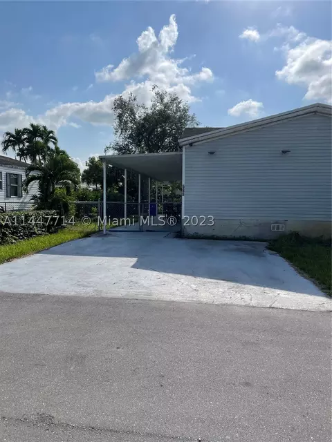 19800 SW 180 Ave #588, Miami, FL 33187
