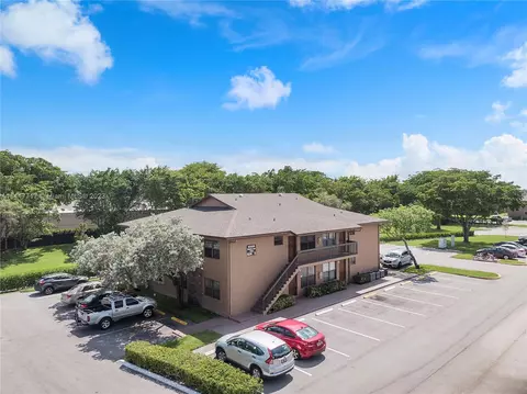 10006 Winding Lake Rd #203, Sunrise, FL 33351