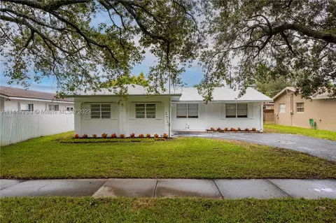 2710 N 72nd Ave, Hollywood, FL 33024