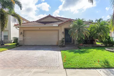 1433 NW 208th Ter, Pembroke Pines, FL 33029