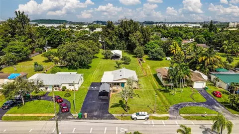 4230 SW 54th Ave, Davie, FL 33314