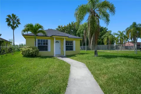 897 SW 10th St, Florida City, FL 33034