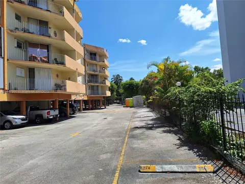 1750 W 46th St #430, Hialeah, FL 33012
