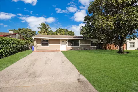 1440 SW 6th Way, Deerfield Beach, FL 33441