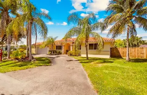 8485 SW 199th St, Cutler Bay, FL 33189