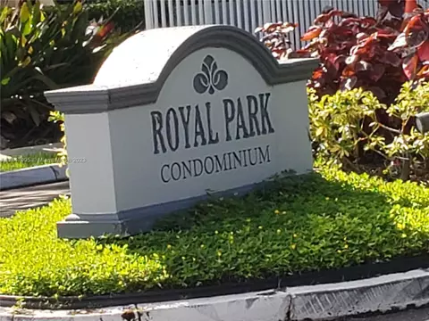 112 Royal Park Dr #4H, Oakland Park, FL 33309