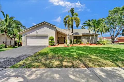10401 NW 5th Ct, Plantation, FL 33324