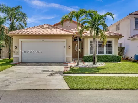 1321 SW 181st Ave, Pembroke Pines, FL 33029