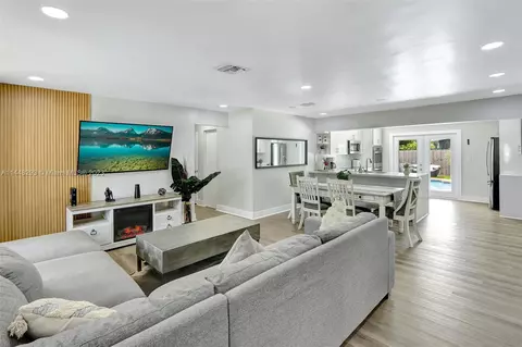 2809 NW 7th Ave, Wilton Manors, FL 33311
