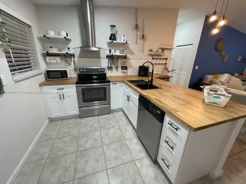 Undisclosed, Hollywood, FL 33020