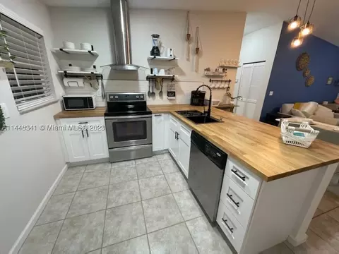 Undisclosed, Hollywood, FL 33020