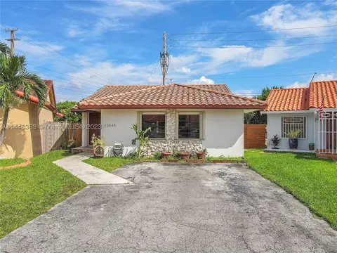 13545 SW 8th Ln, Miami, FL 33184