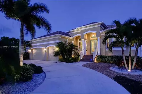 419 7th Ave N, Saint Petersburg, FL 33701