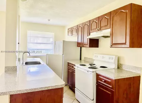 1100 NE 1st Ct #110, Hallandale Beach, FL 33009