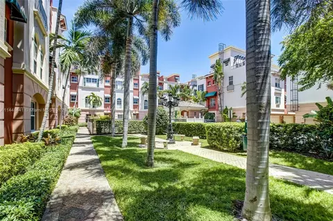 1033 NE 17th Way #506, Fort Lauderdale, FL 33304