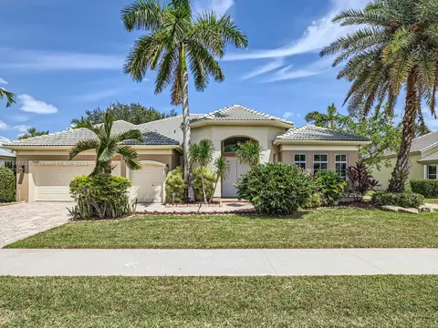 8443 N Lake Forest Dr, Davie, FL 33328