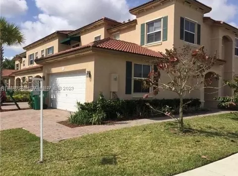 8860 SW 152nd Ct, Miami, FL 33196