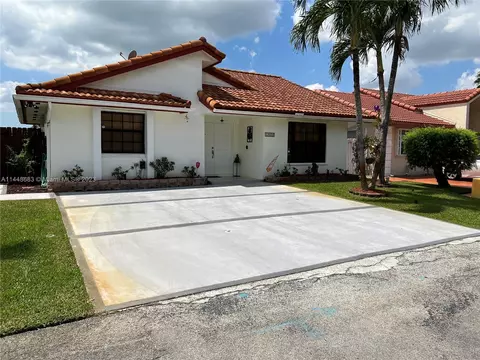 19050 NW 84th Ct, Hialeah, FL 33015