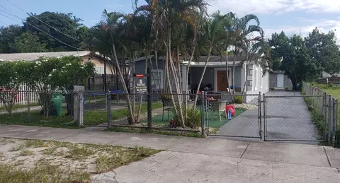 2882 NW 98th St, Miami, FL 33147