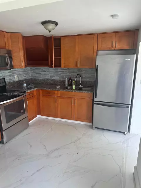 1241 SW 76th Ct, Miami, FL 33144