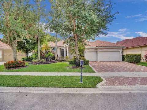 15654 SW 15th St, Pembroke Pines, FL 33027