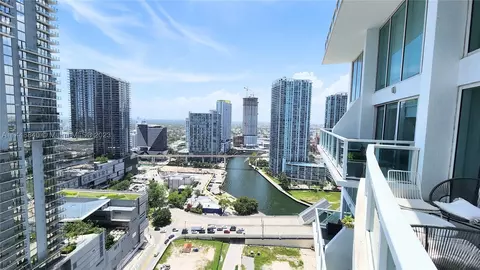 41 SE 5th St #1810, Miami, FL 33131