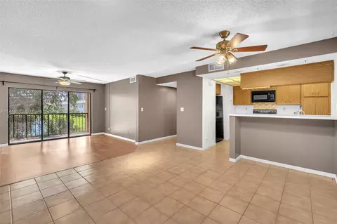 9150 NW 38th Dr #203, Coral Springs, FL 33065