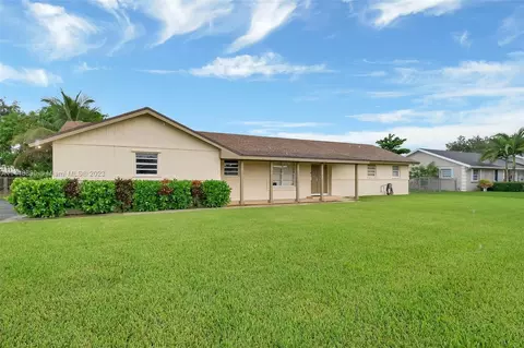 1520 NW 19th St, Homestead, FL 33030