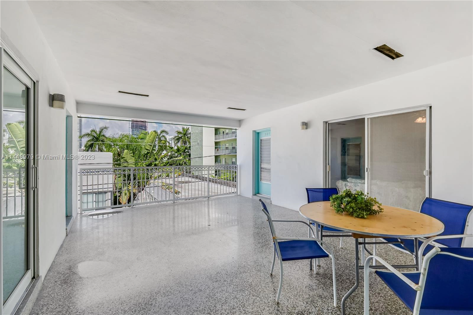 350 Collins Ave Unit 307