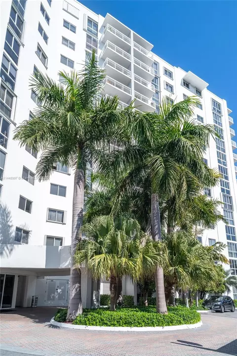 1688 West Ave #PH-09, Miami Beach, FL 33139